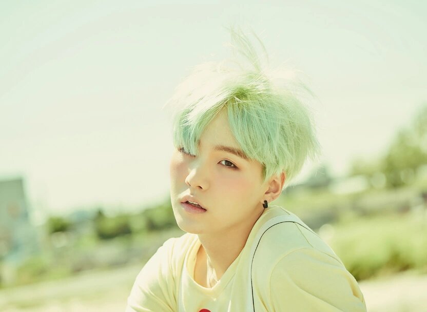 Промо-фото альбома THE MOST BEAUTIFUL MOMENT IN LIFE PT.2