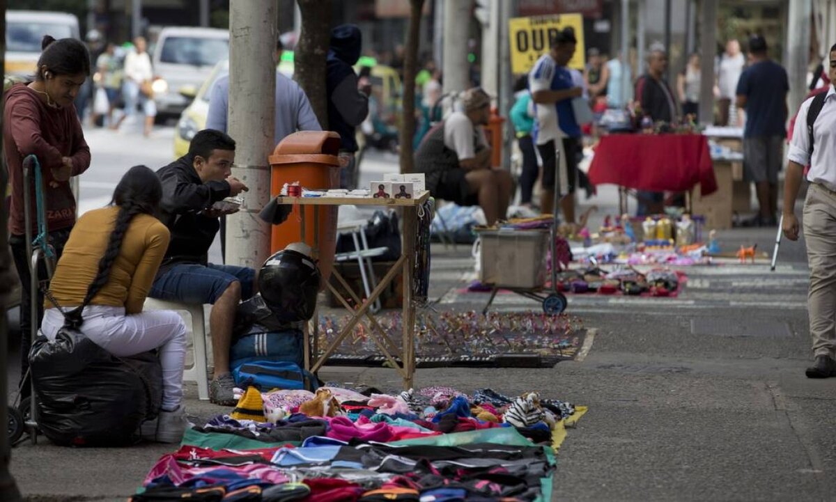 Фото: https://oglobo.globo.com/rio/camelos-tomam-as-calcadas-do-rio-21523748
