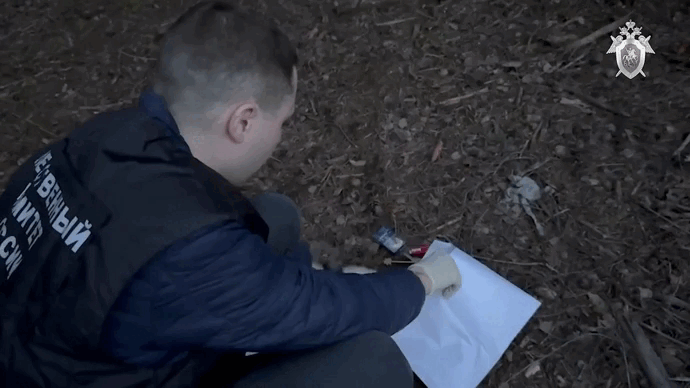    Сбор вещественных доказательств на месте происшествия. Фото: СКР