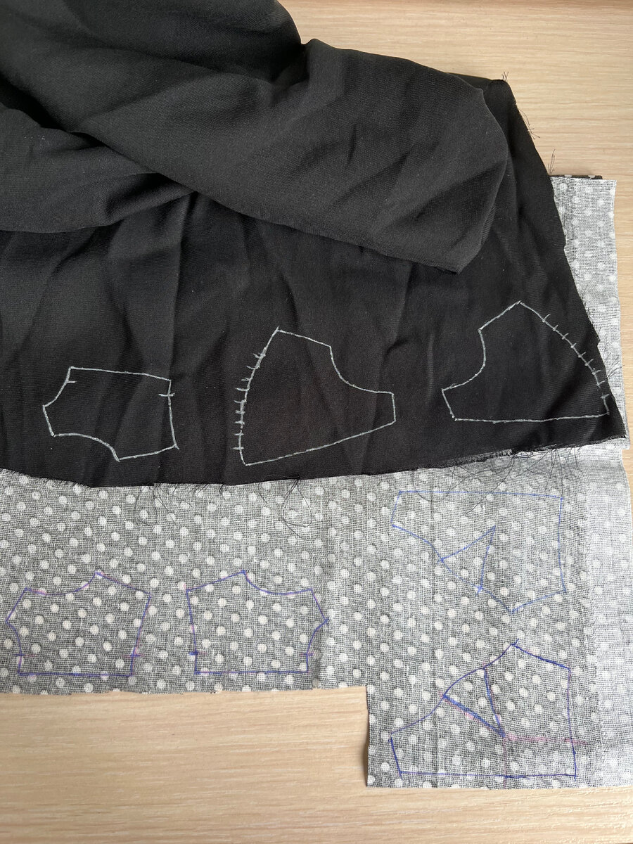 Лицевая сторона шелк, изнанка бязь 