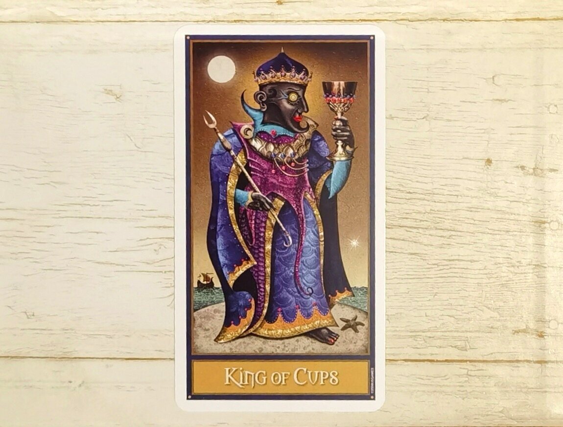 Аркан "Король Кубков". "Таро Безумной Луны".