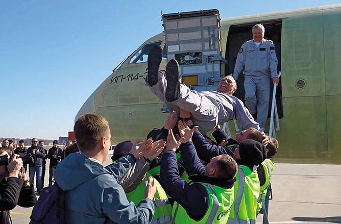    предоставлено компанией ОАК: Полет продолжался 40 минут и проходил на высотах до 900 м и на скоростях до 230 км/час