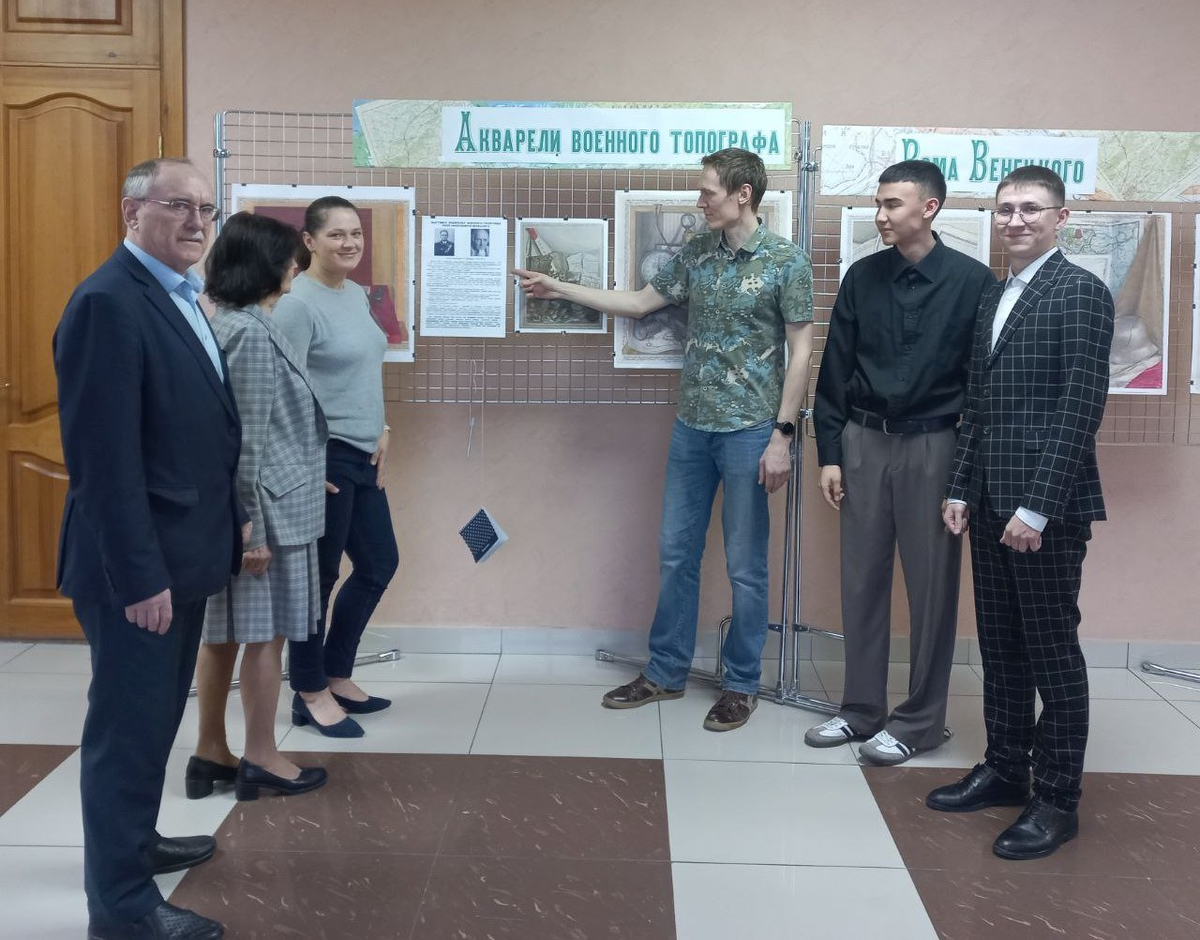 Организаторы выставки Венецкого