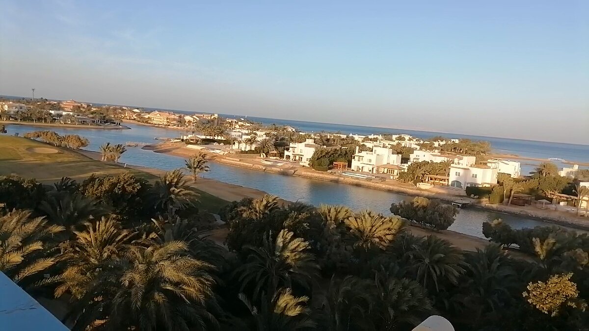 Эль-Гуна. Вид со смотровой башни (возле гольф полей). 