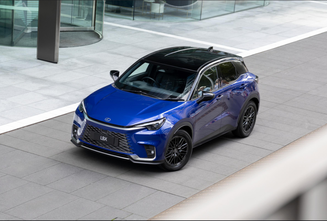 Новый Lexus LBX 2024 модельного года