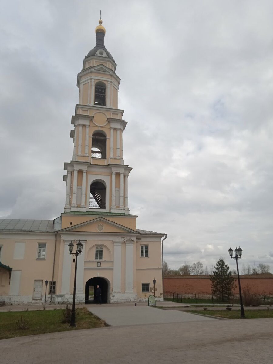 Фото для атмосферы из Коломны, Старо-Голутвин Монастырь. апрель 2024 года, фото автора