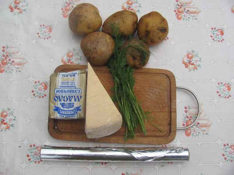 Сегодня мы приготовим по-настоящему загородное блюдо: картофель, запечённый с сыром.