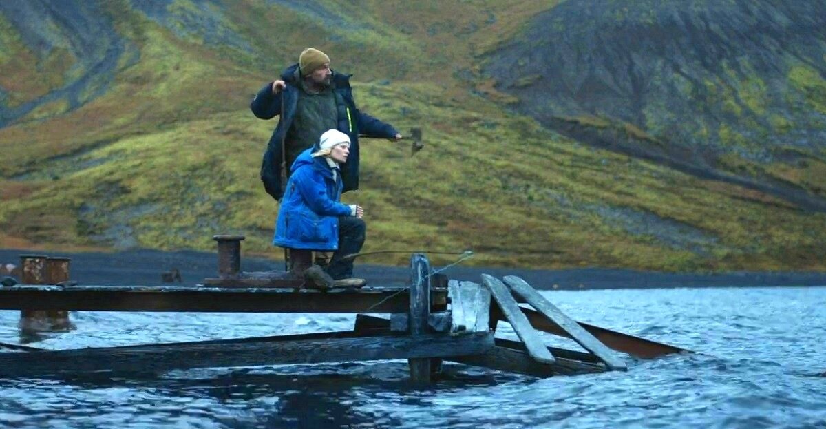 "- Зря мы сюда приехали. Чёрные Камни ближе, да и клёв там лучше."© Цитата из другой вселенной