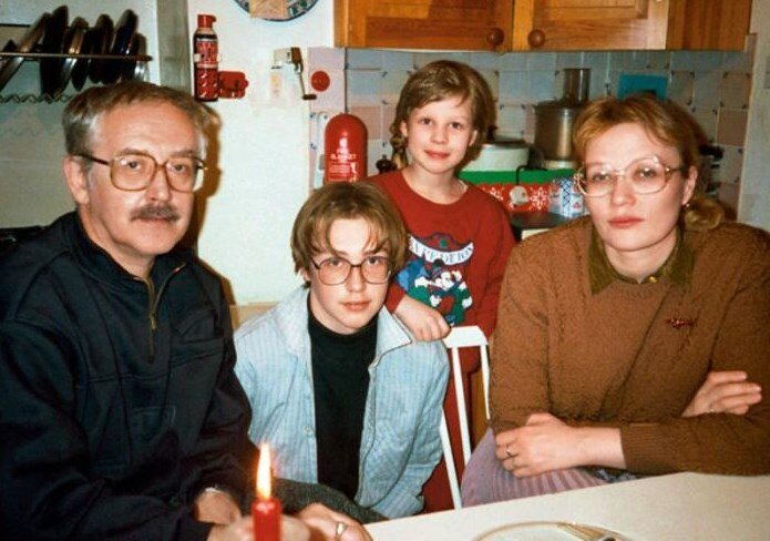 Василий Ливанов с супругой Еленой Ливановой и сыновьями: Борисом и Николаем