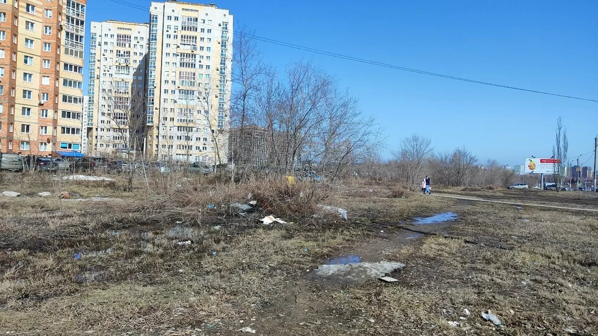     В 2025–2026 году на Левобережье Омска планируют благоустроить запущенную территорию у бульвара Архитектора (до реки Замарайка). Город55 вместе с организаторами проекта прогулялся по участку длиной 1,5 км. Рассказываем и показываем, какие проблемы есть у территории.