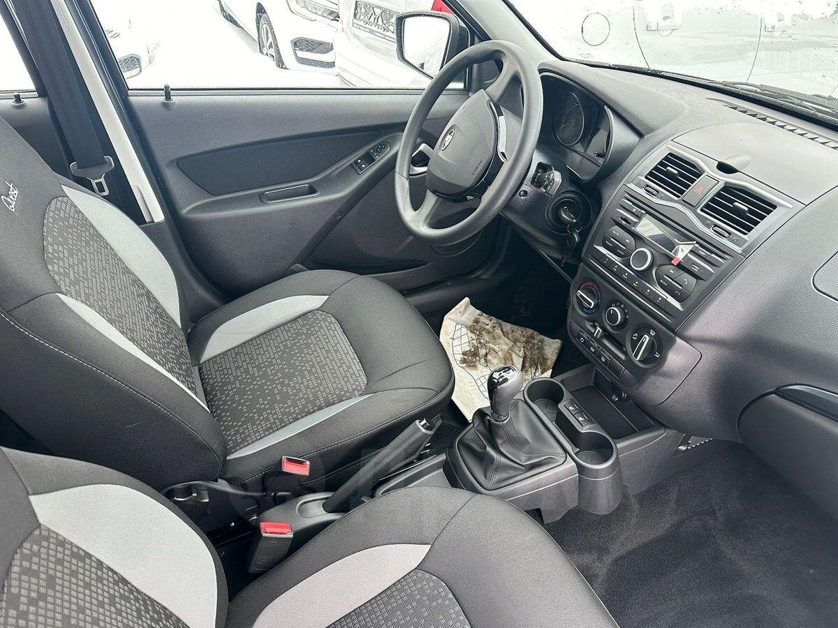 АвтоВаз начал отгружать дилерам Гранту Cross. Сколько она стоит ...