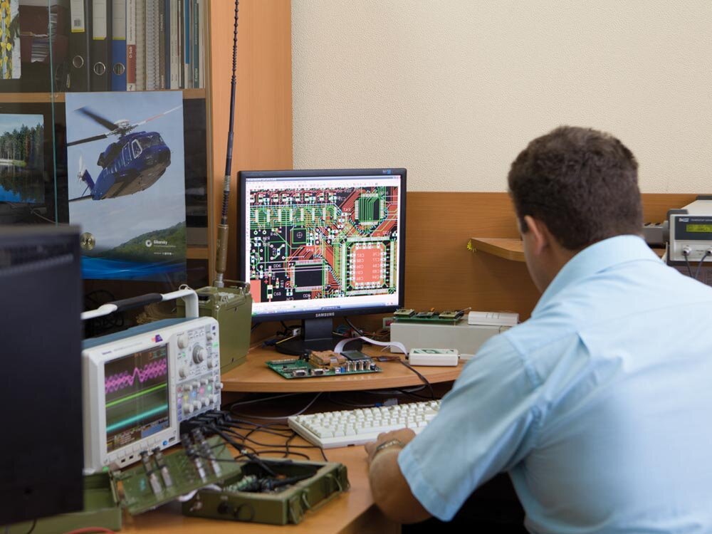 В России появился День работника электронной промышленности | MASHNEWS ...