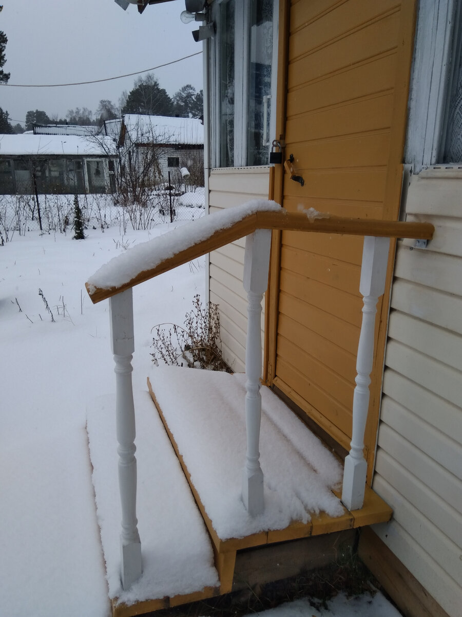 Фото автора. Дача, жди, всё равно скоро-скоро 