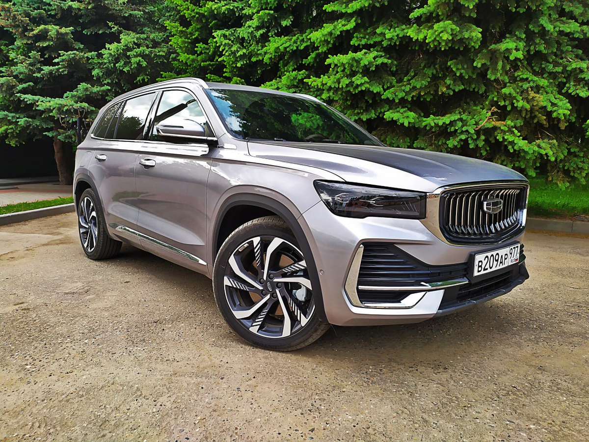 Geely Monjaro (бензин, 238 л.с., 8АКПП) – от 4,695 млн руб.