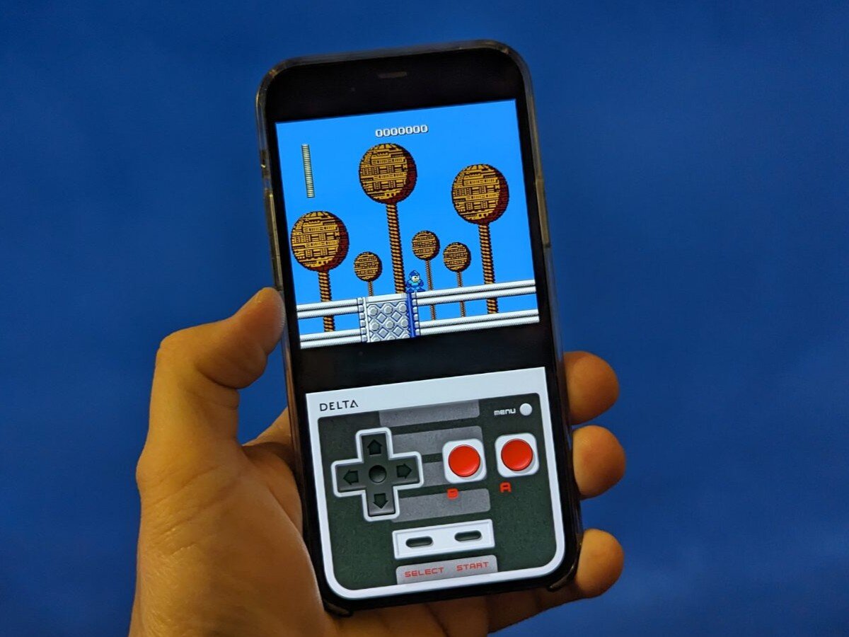    Apple разрешила выпускать игровые эмуляторы в App Store. Но есть подвох