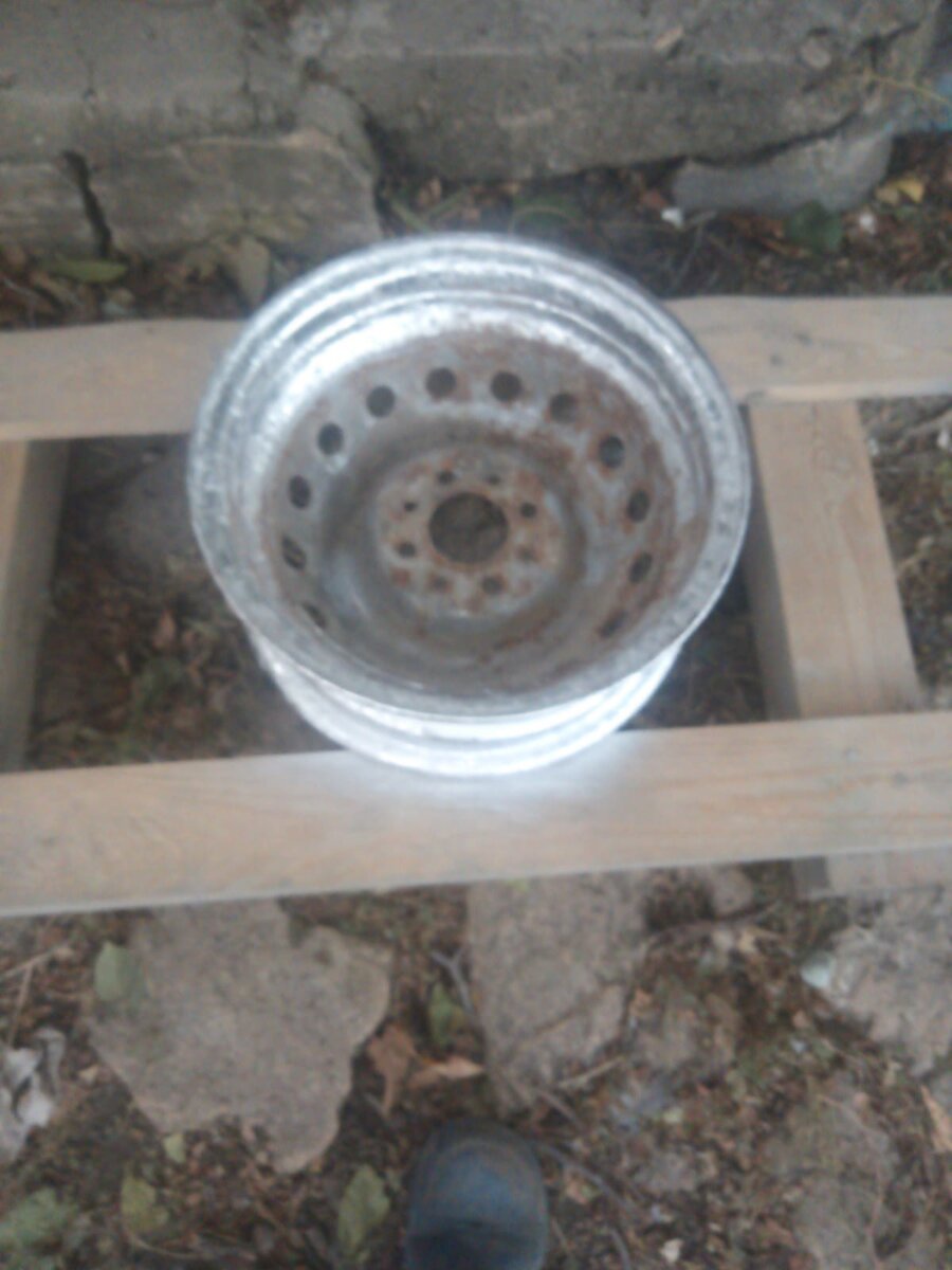 Первый шаг: очистка и покраска.