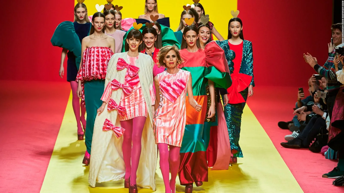 Agatha Ruiz de la Prada Fashion Show, открытые фотоисточники 