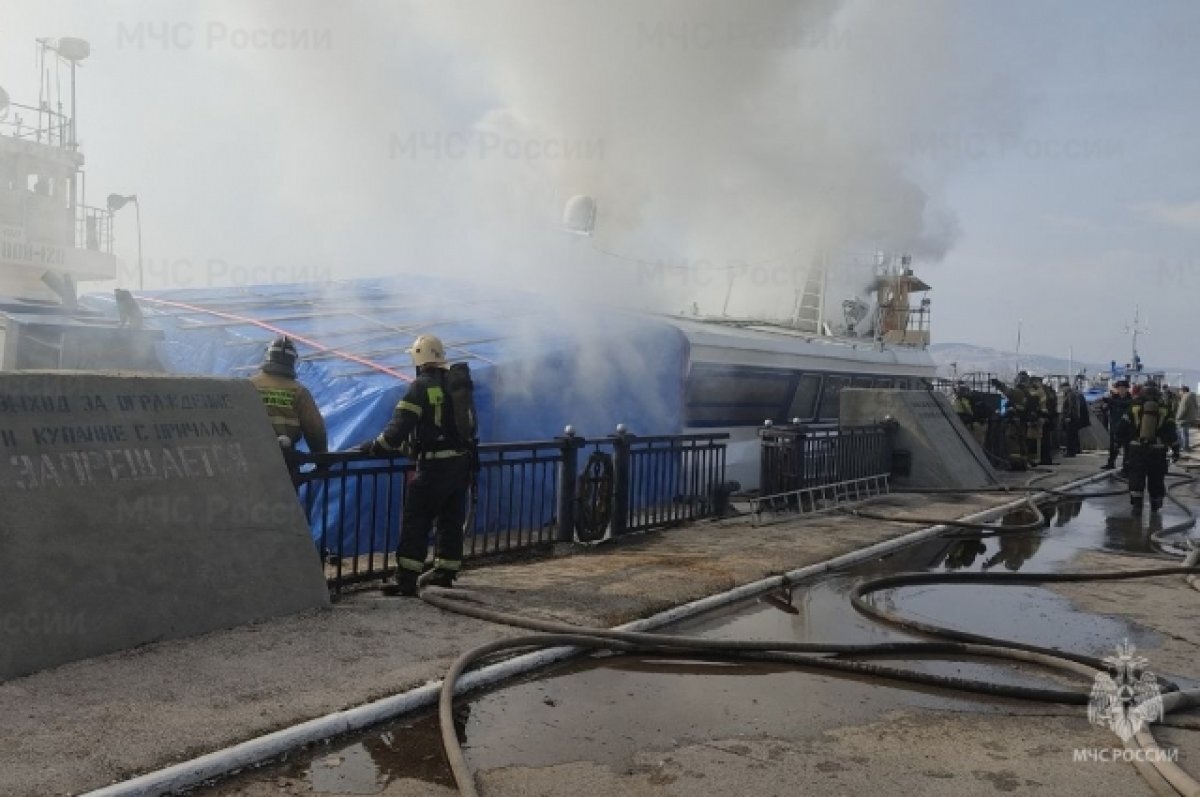    В Тольятти на причале загорелся прогулочный теплоход