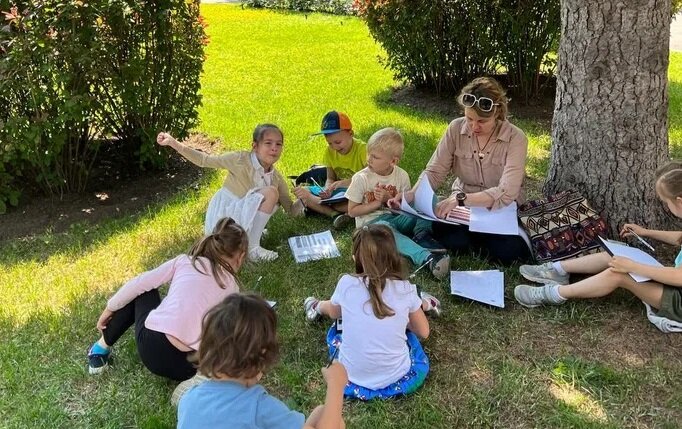 Летние занятия в центре развития «Воспитание искусством» 