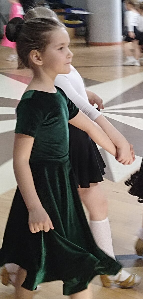 На параде участников 