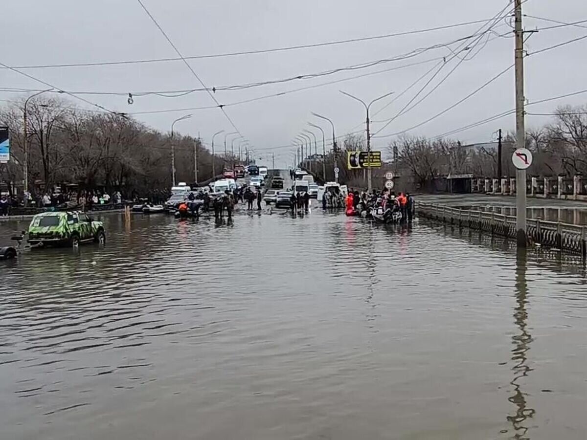    Последствия подтопления после прорыва дамбы в Орске© РИА Новости / Пресс-служба МЧС РФ