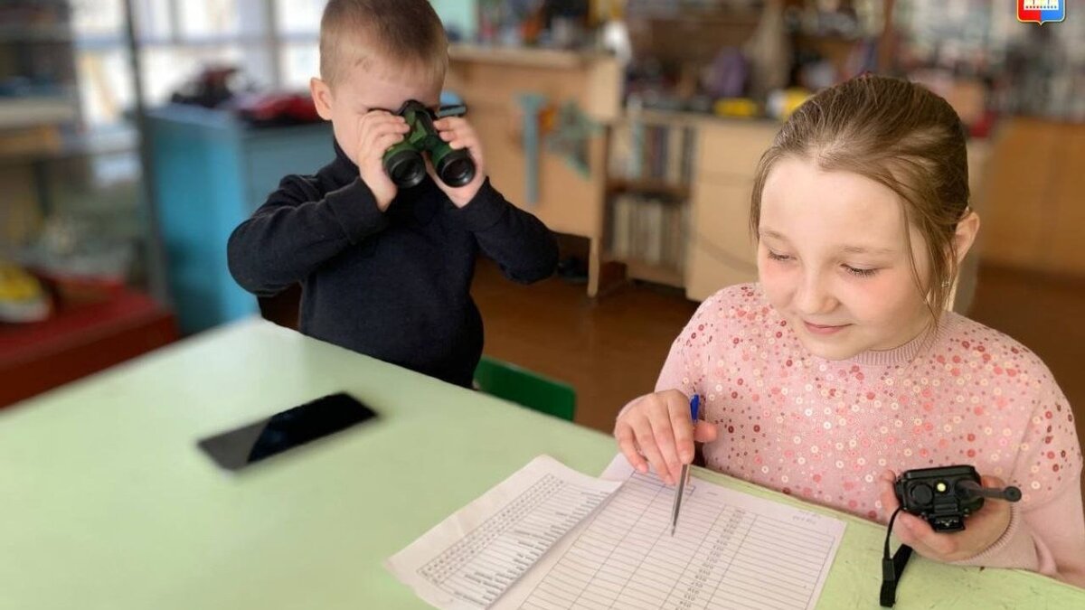     Грядущему Дню космонавтики были посвящены соревнования по радиосвязи на ультракоротких волнах, которые прошли в Спасске-Дальнем.