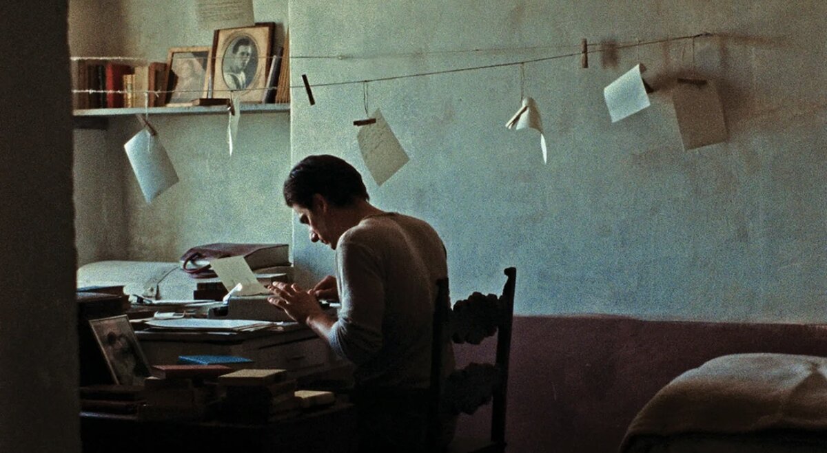 Кадр из фильма «Мартин Иден», 2019 г.