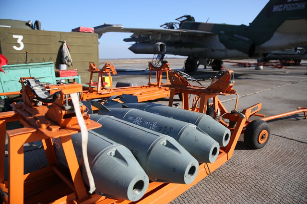    Обугленные тела и смрад.