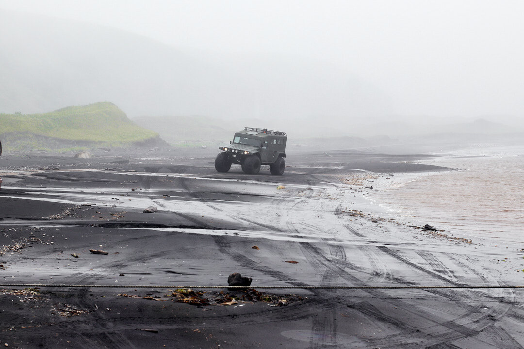 Основные достопримечательности на Итурупе — природные, и добраться до большинства из них можно только на машине и желательно на джипе