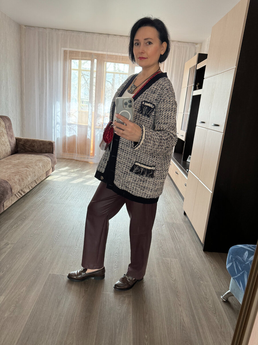 листайте карусель