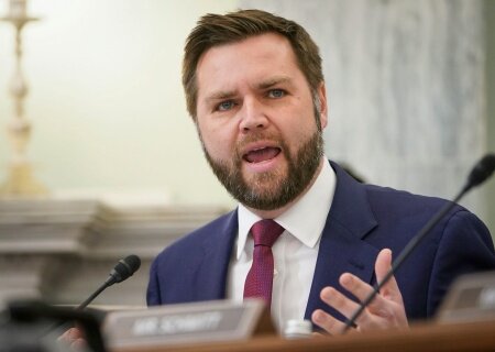    Сенатор Вэнс: финансирование Украины — позор и предательство США