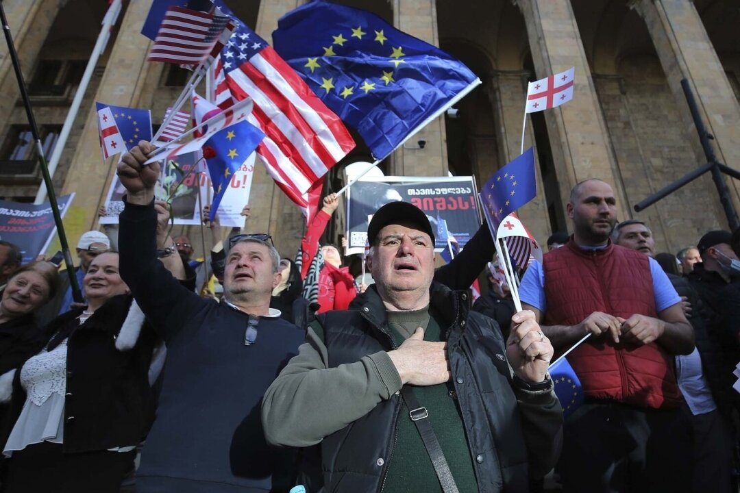    В Грузии начались акции против закона об иностранных агентах