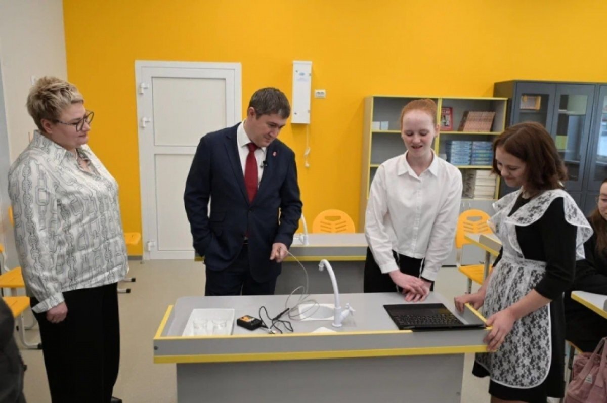    Новый корпус школы в Рябинино вместил в себя всё необходимое для учёбы ребят