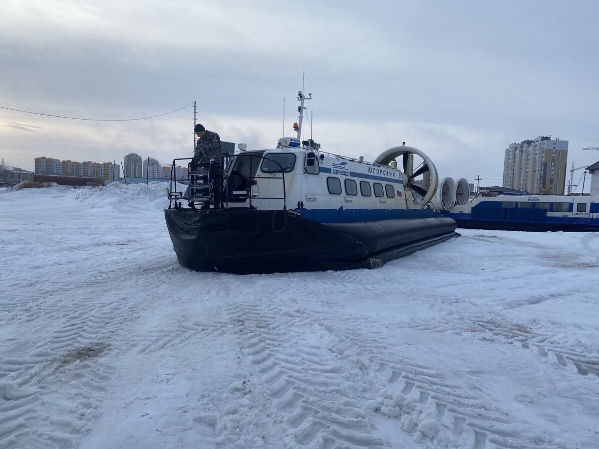    «Северречфлот» открыл в Югре четыре рейса судов на воздушных подушках