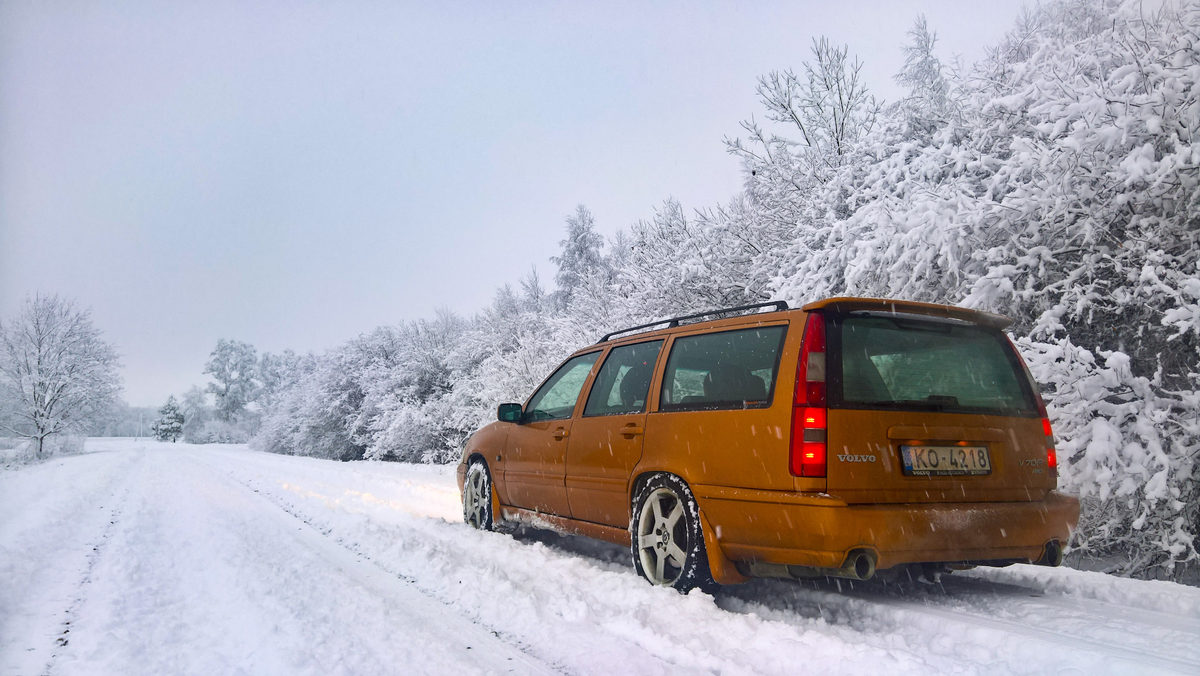 Летайте самолетами Volvo! Источник фото - https://www.drive2.ru/l/550298423950049658/?m=550696172281397338