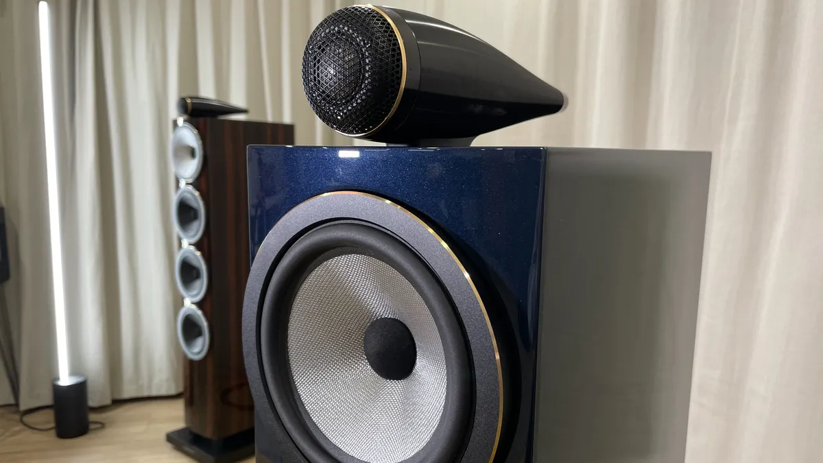 Bowers & Wilkins 700 Signature