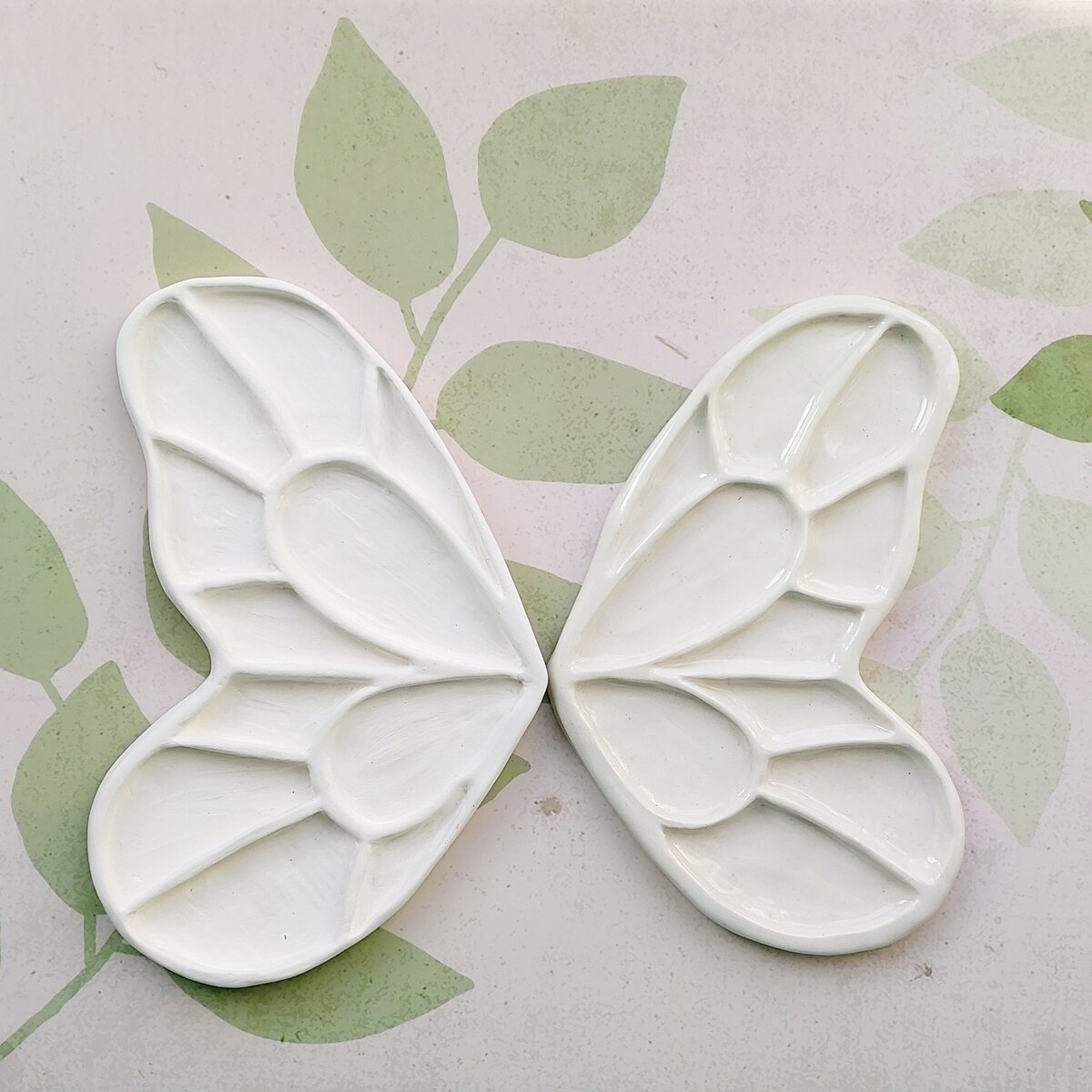 Художественные палитры из полуфарфора. Фото автора.