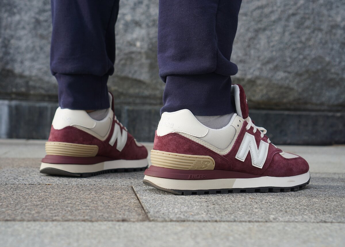 New Balance 574 burgundy Soberger