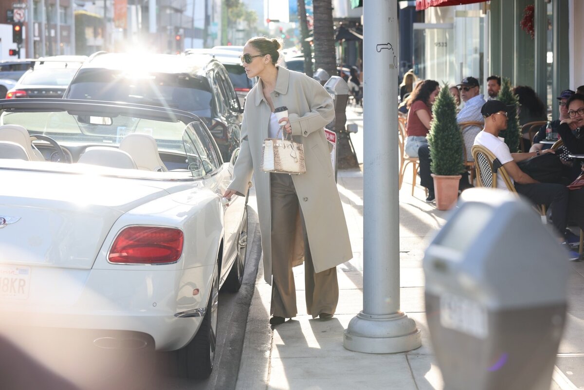    Образ Дженнифер Лопез.