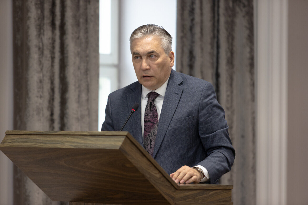 ​Искандер Гиниятуллин: «Были сделаны однозначные выводы, что в настоящее время источником пополнения уличных стай является нежелательное потомство самовыгульных хозяйских собак». Фото: kzn.ru 