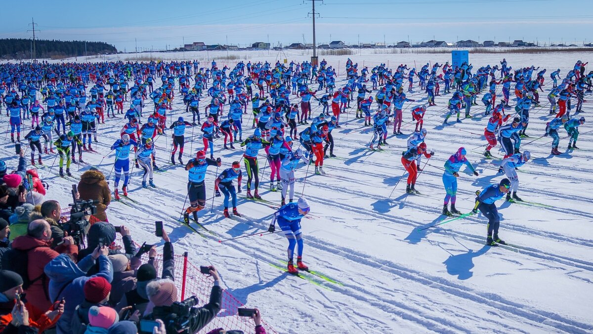    Резцова, Легков, Дементьев открыли новое десятилетие Югорского лыжного марафона