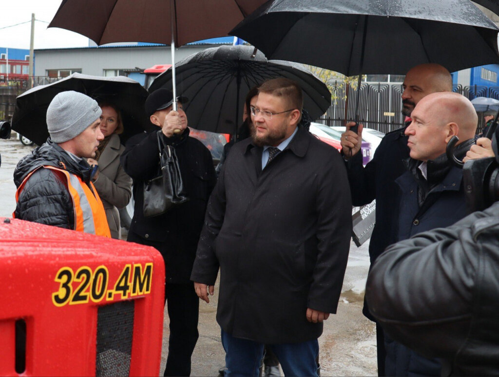 Рухнул дом – сгорело кресло? В Петербурге обсуждают новые перестановки в  Смольном | ИА «ТОЧКА» | Дзен