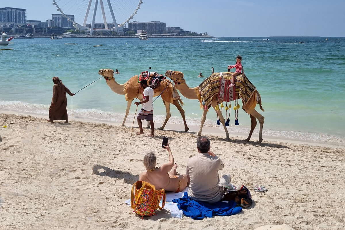 Пляж Jumeirah Beach Residence (JBR). Фото Сергей Никитин.