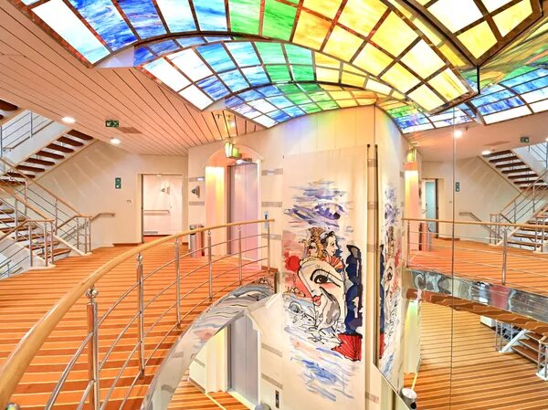 Интерьер лайнера Astoria Grande