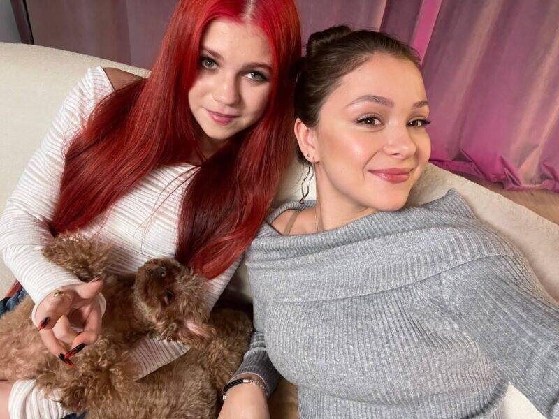 Александра Трусова и Софья Самоделкина. Фото: Официальный Телеграм-канал Софьи Самоделкиной. Фотография взята из открытых источников.  📷
