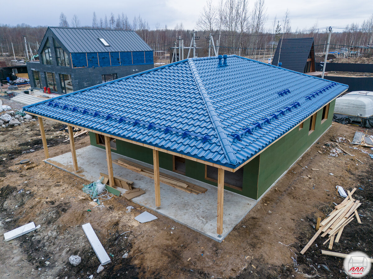 Завершилось строительство каркасного дома под крышу в Коккорево (это в Ленинградской области), площадь застройки 161 м2 + бетонная терраса 34,8 м2 и бетонное крыльцо ещё 4,5 м2.-2