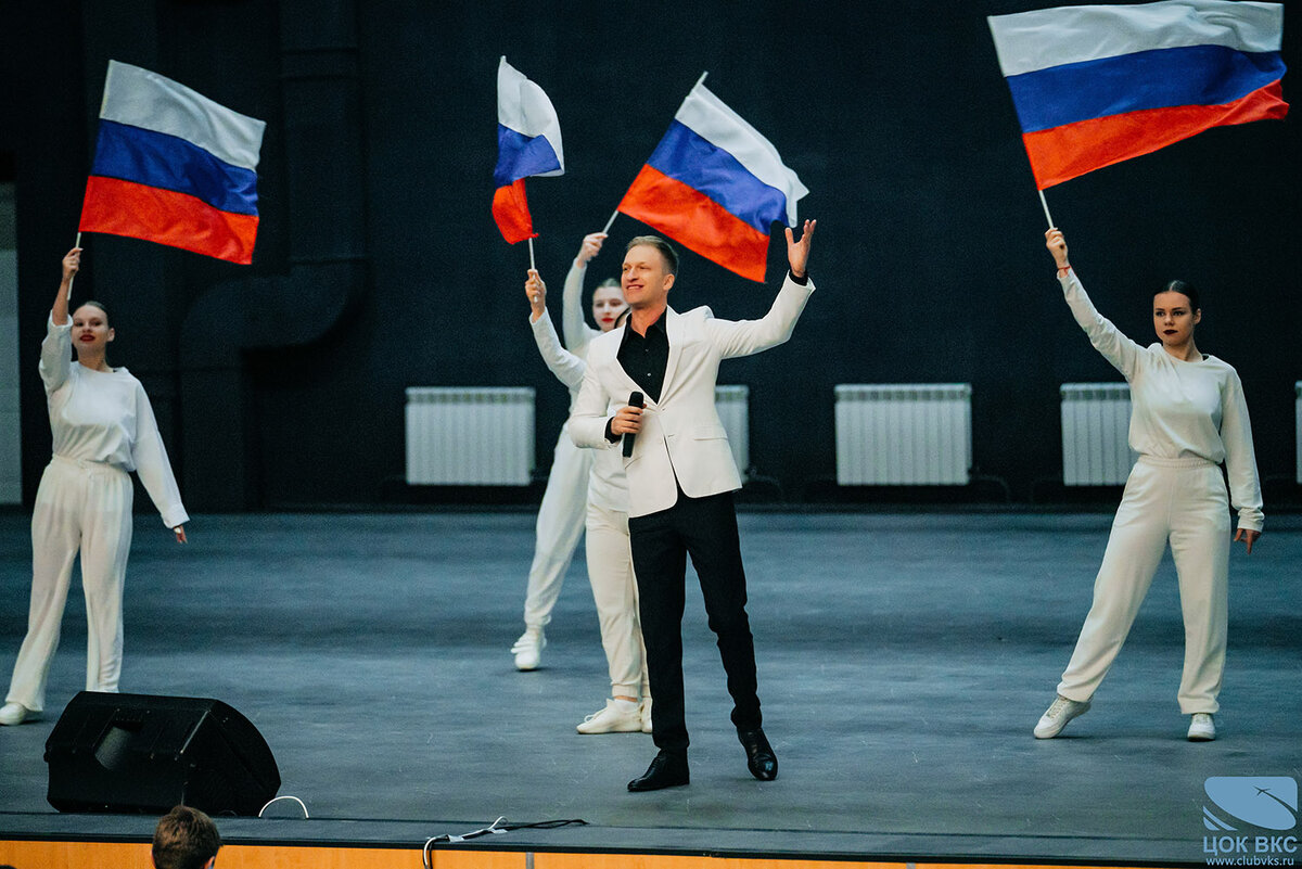07.04.2024 г. Творческая группа Центрального офицерского клуба Воздушно-космических сил организовала и провела в войсковом клубе подмосковного поселка Мосрентген концерт «Победный май!».-3