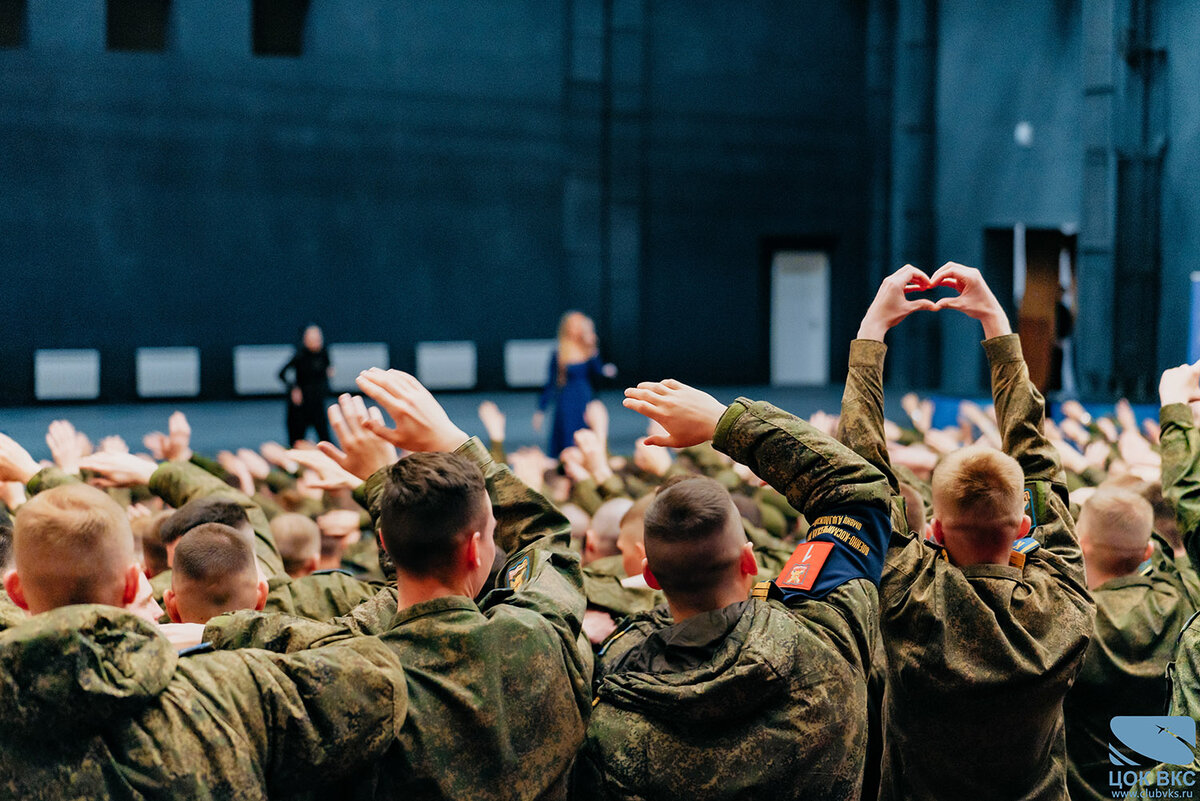 07.04.2024 г. Творческая группа Центрального офицерского клуба Воздушно-космических сил организовала и провела в войсковом клубе подмосковного поселка Мосрентген концерт «Победный май!».-6