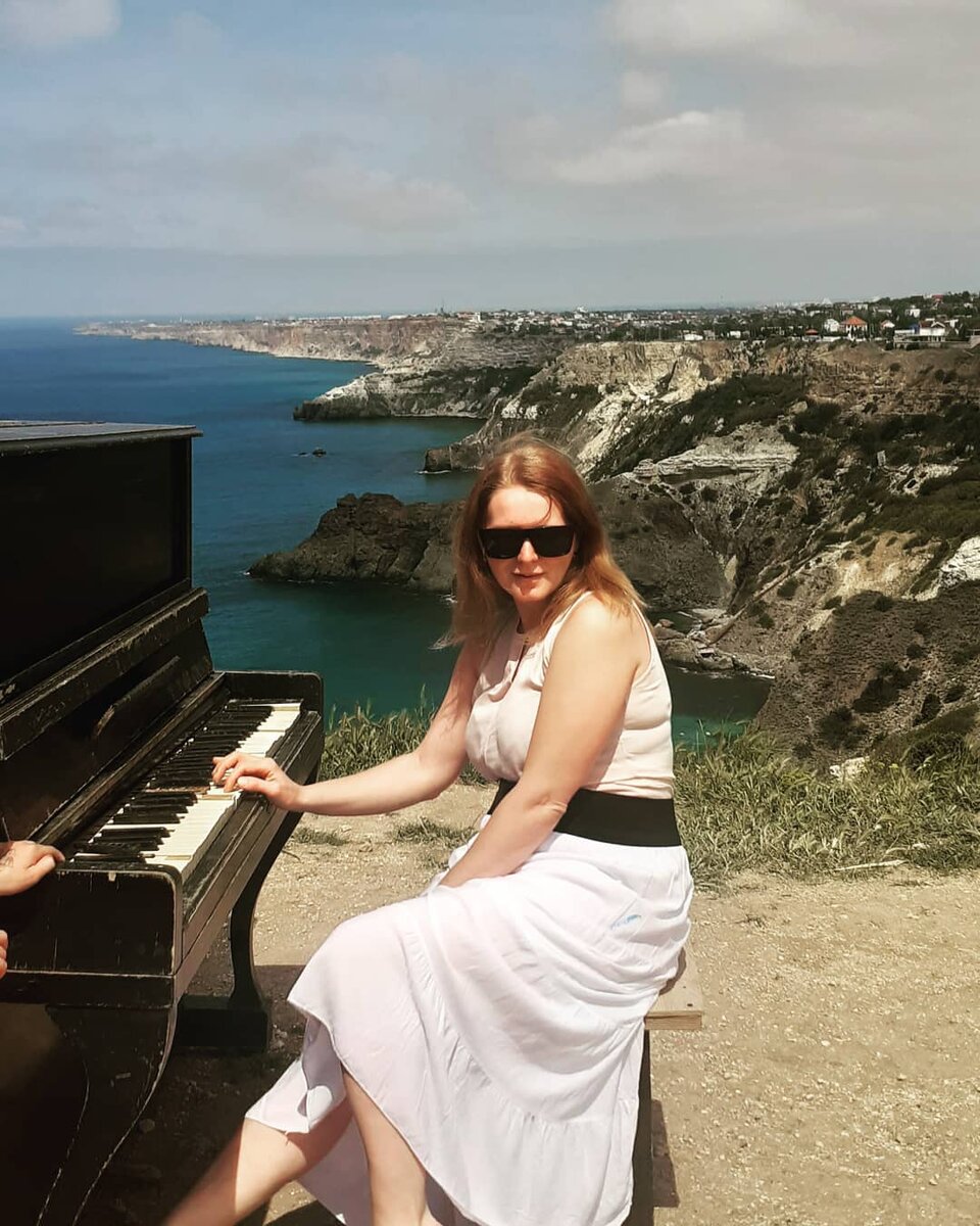 Площадка для фото с пианино