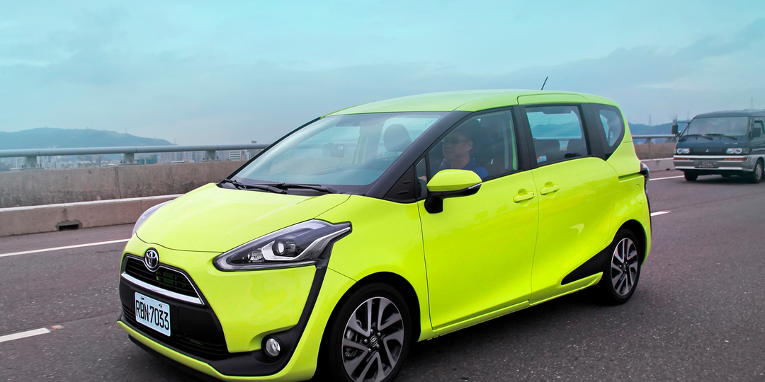 Свежая 7-местная японка с 4x4 и с расходом 5 литров по цене Лады Гранты: Toyota Sienta